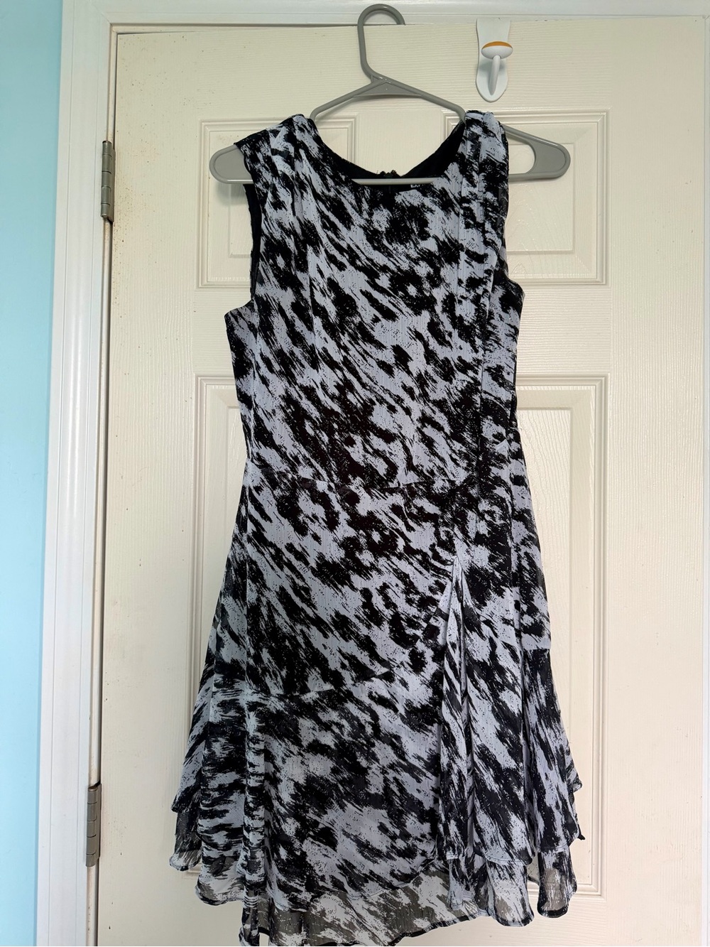 Express Black and White Sleeveless Midi Dress